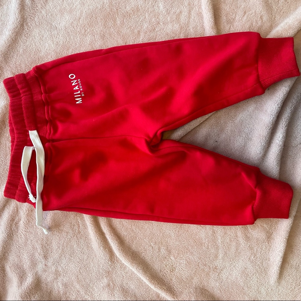 Worn once. No stains or damages. Comfortable thick material.